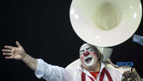il meraviglioso mondo del circo in mostra a iseo alla fondazione larsenale