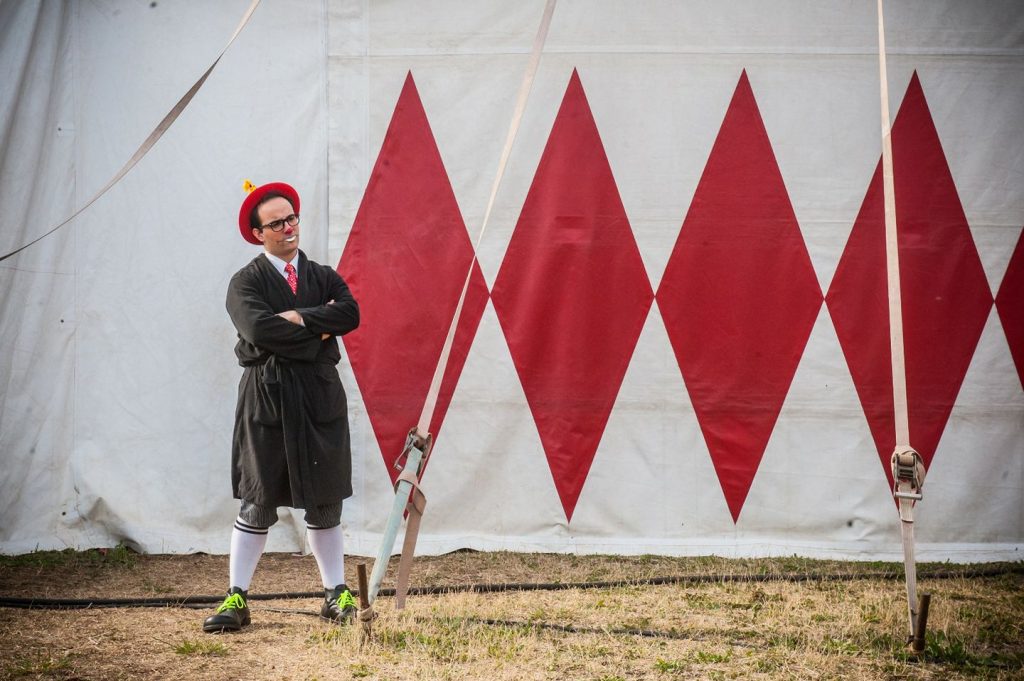 Dietro le quinte al circo Rony roller Daniel Aanitei fotografato da Giorgio Cosulich de Pecine 1024x681