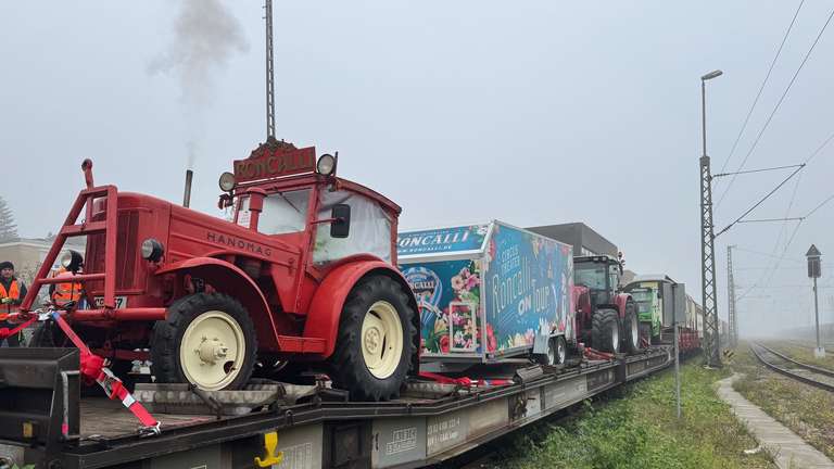 40104251 der circus roncalli ist mit einem sonderzug in muenchen angekommen 3O70